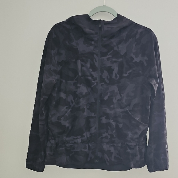 Lululemon Womens Sz 6 Camo Jacket With Hood. Excellent Condition!! Dont MISS! - Picture 1 of 16